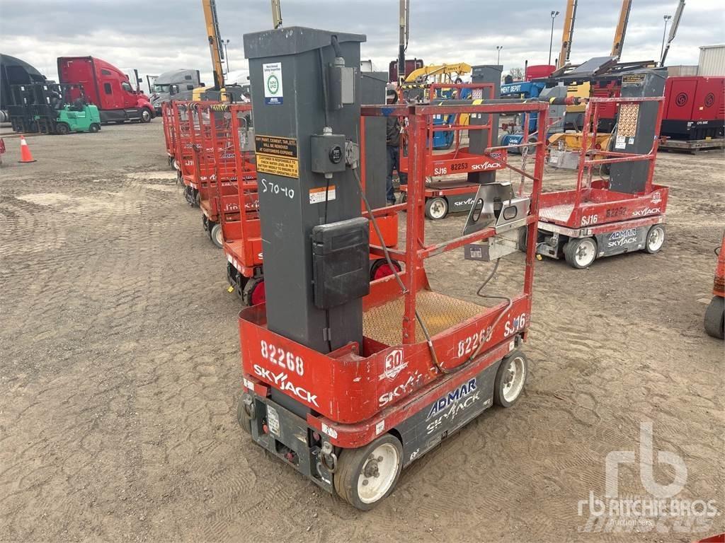 SkyJack SJ16 Fahrstühle, Seilwinden und Bauaufzüge