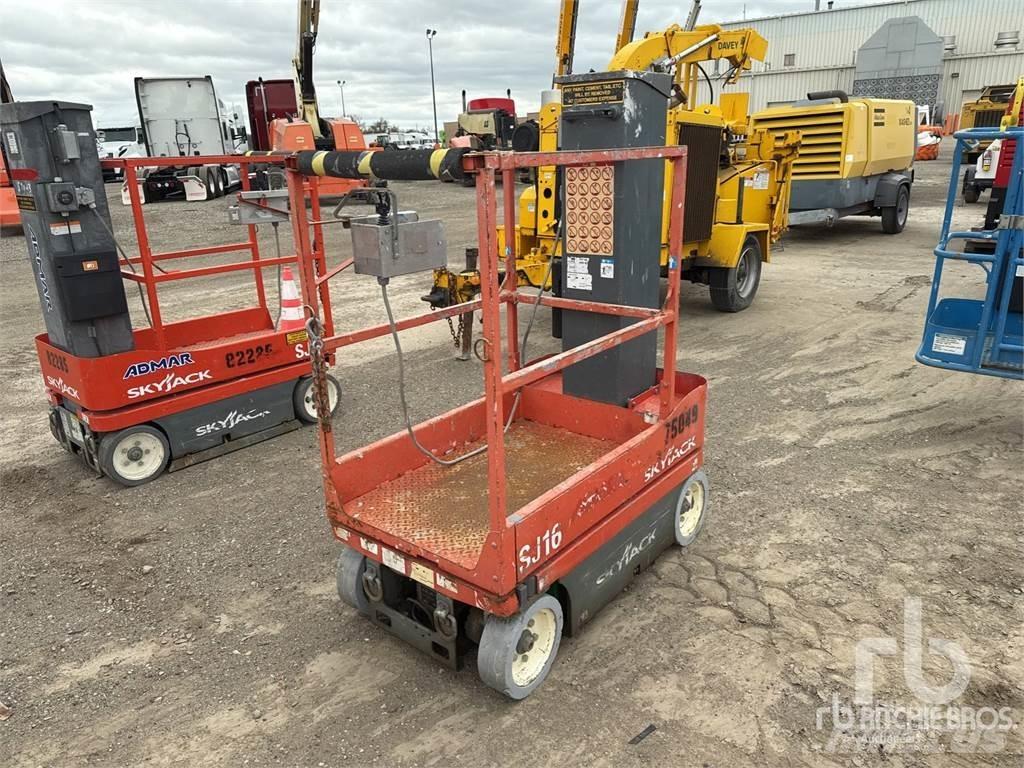 SkyJack SJ16 Fahrstühle, Seilwinden und Bauaufzüge