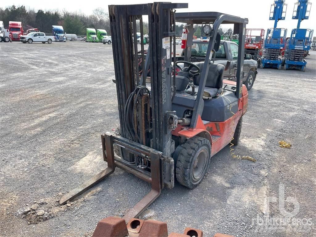 Toyota 7FGU25 Diesel Stapler