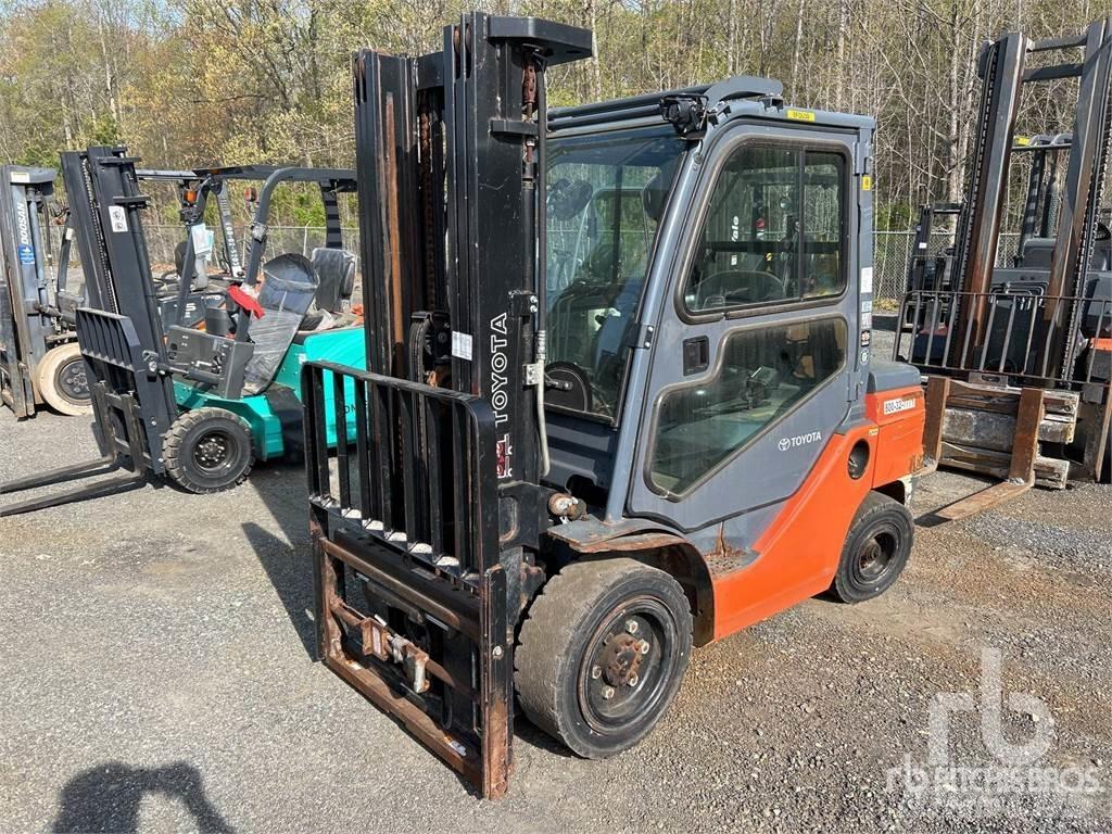 Toyota 8FDU30 Diesel Stapler