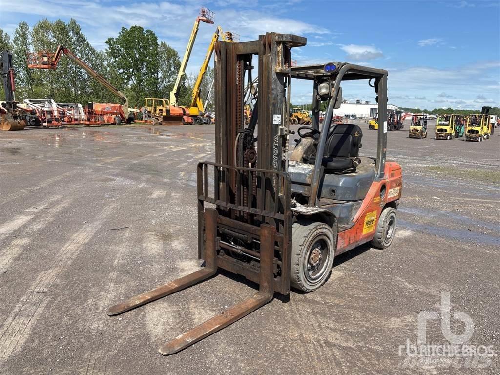 Toyota 8FDU30 Diesel Stapler