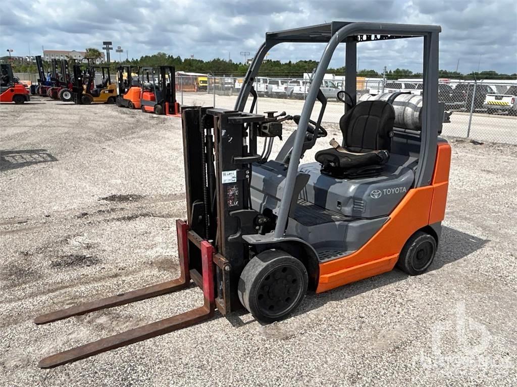 Toyota 8FGCU25 Diesel Stapler