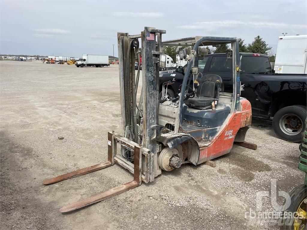 Toyota 8FGU25 Diesel Stapler