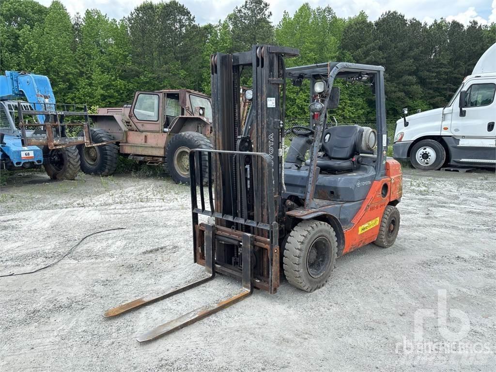 Toyota 8FGU25 Diesel Stapler
