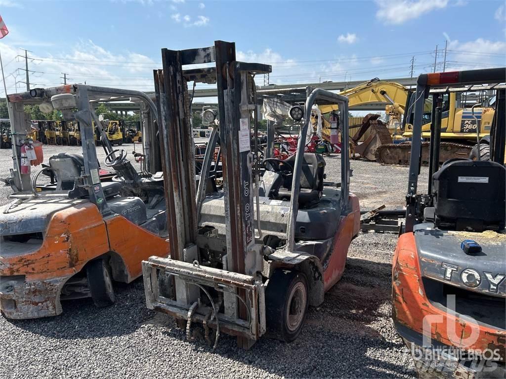 Toyota 8FGU25 Diesel Stapler