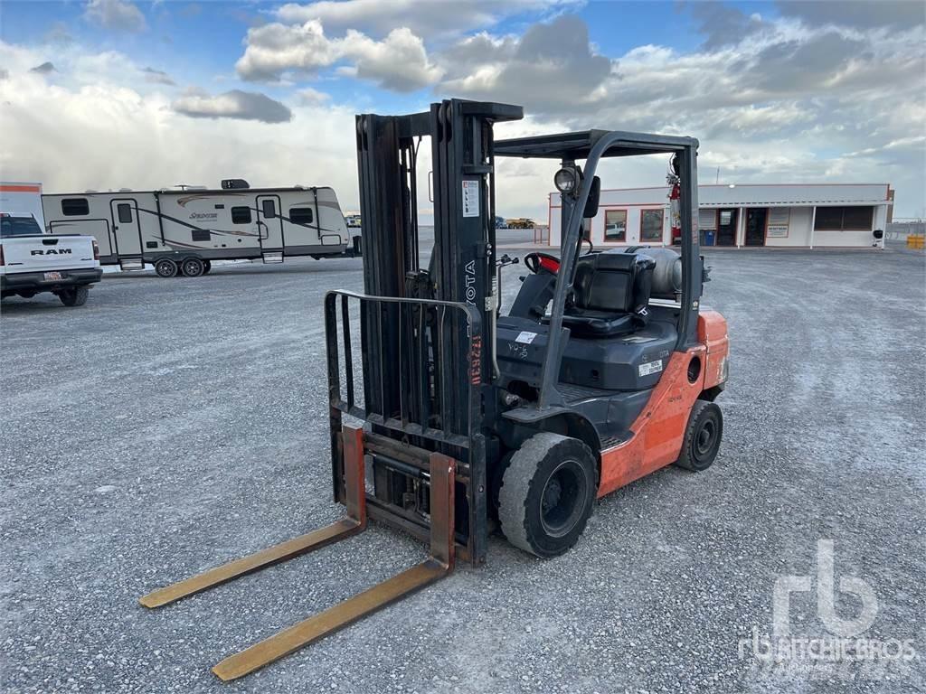 Toyota 8FGU25 Diesel Stapler