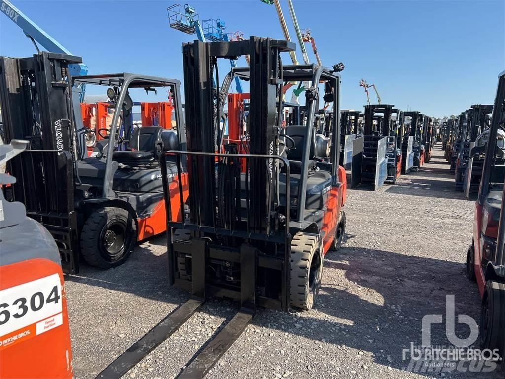 Toyota 8FGU25 Diesel Stapler