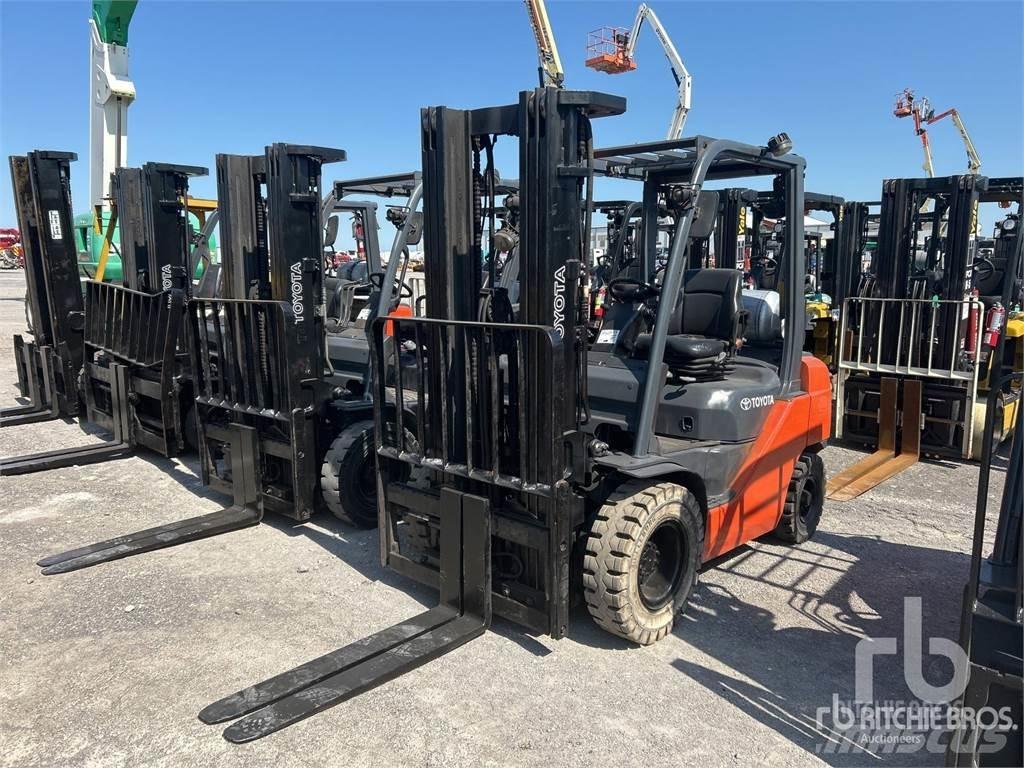 Toyota 8FGU25 Diesel Stapler