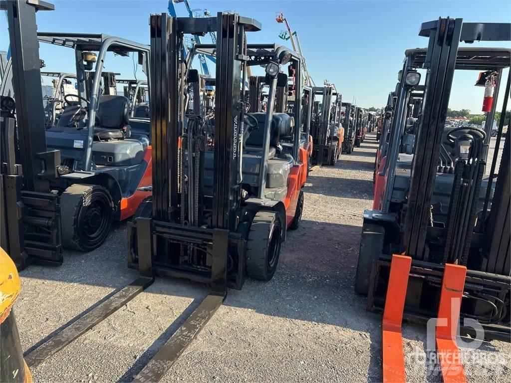 Toyota 8FGU25 Diesel Stapler