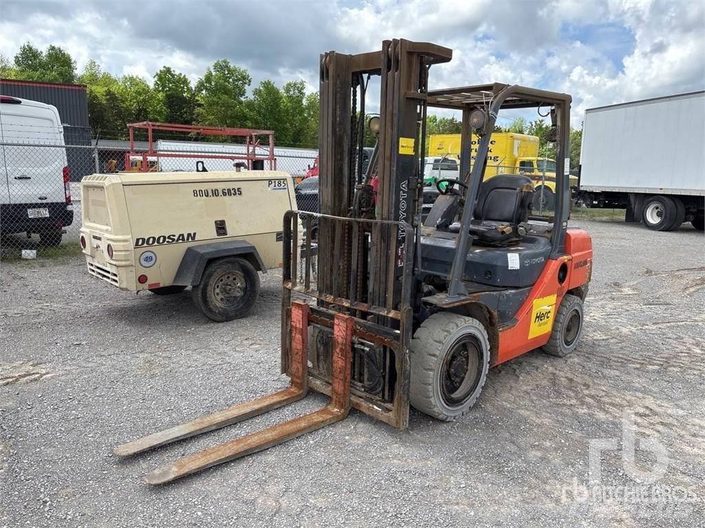 Toyota 8FGU30 Diesel Stapler