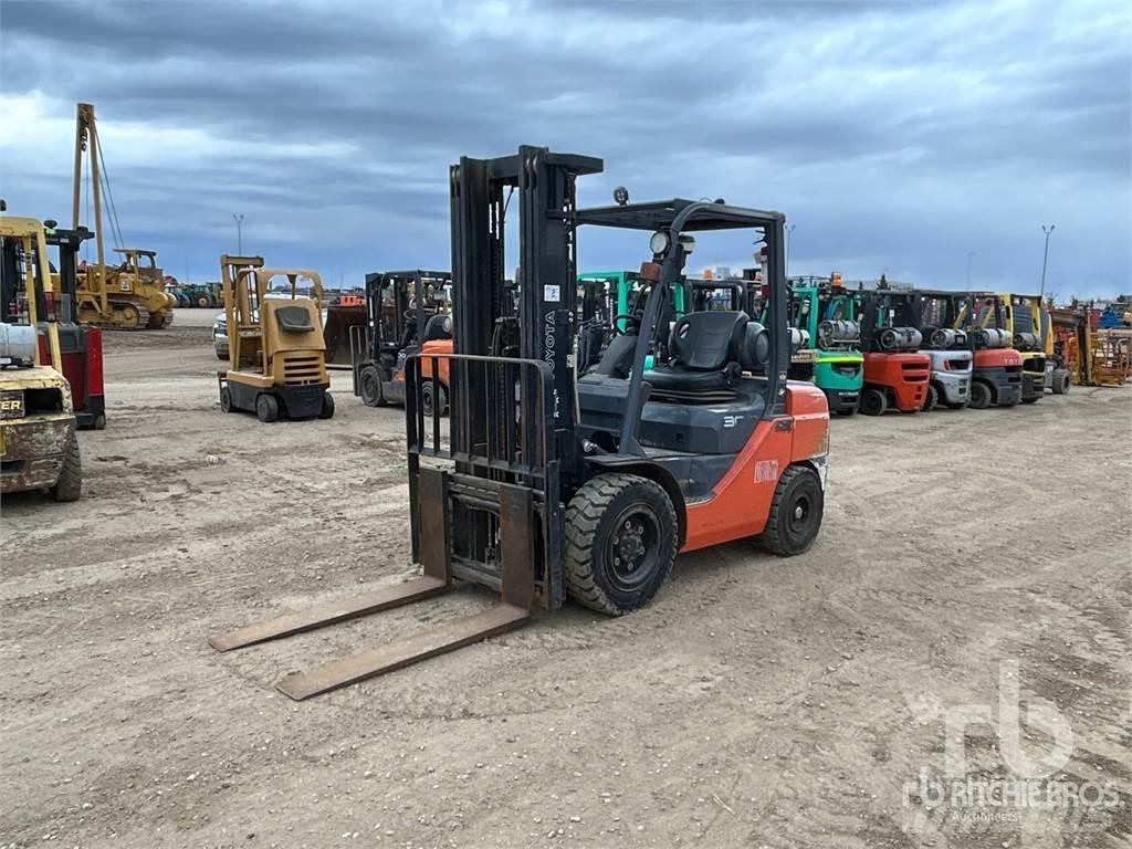 Toyota 8FGU32 Diesel Stapler
