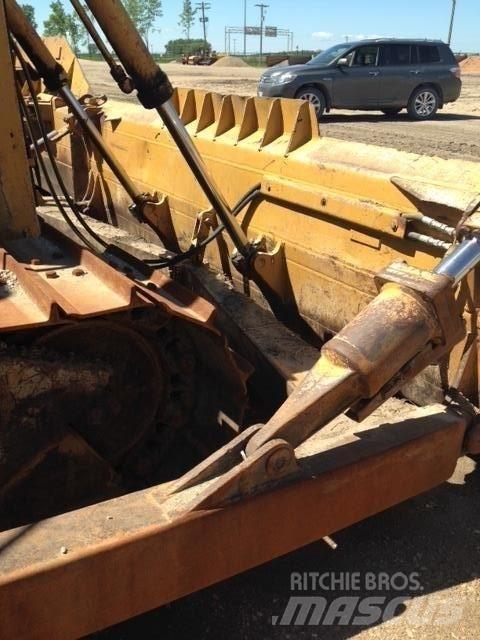 CAT D6H Bulldozer