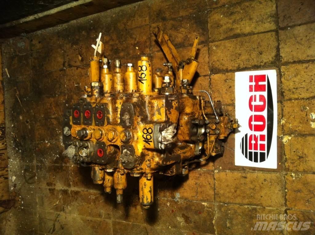 Komatsu 88A049 - 9 SEKCYJNY Hydraulik