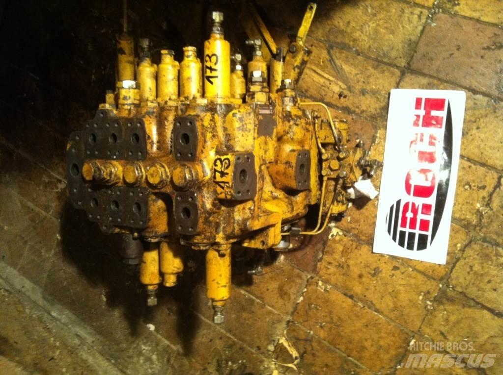 Komatsu 91A062M - 9 SEKCYJNY Hydraulik