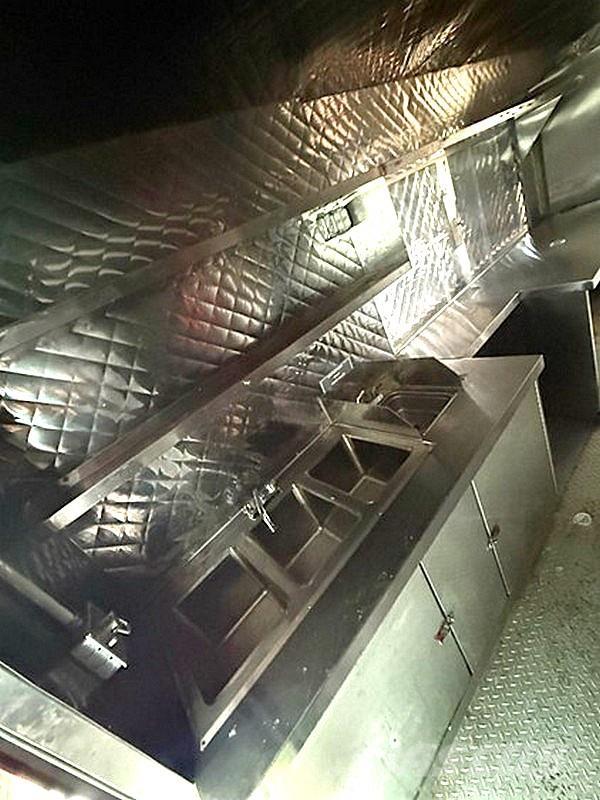 Ford E-350 Kastenaufbau