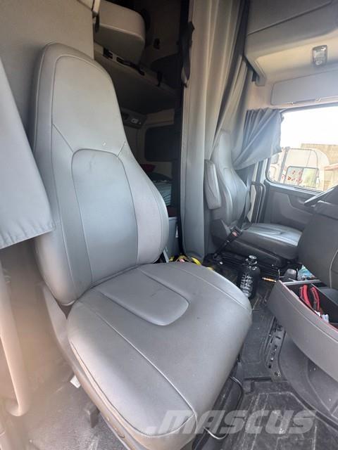 Volvo VNL64T670 Sattelzugmaschinen