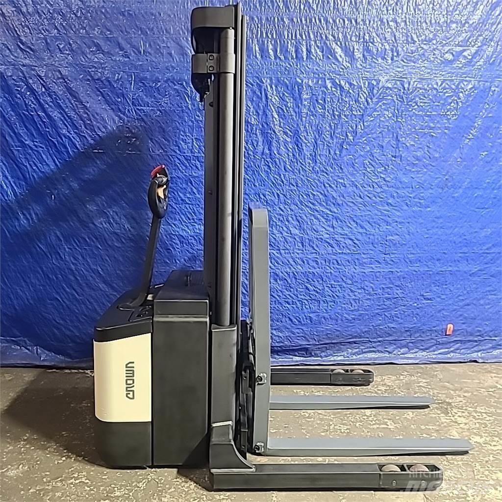 Crown WS2300 Selbstfahrstapler