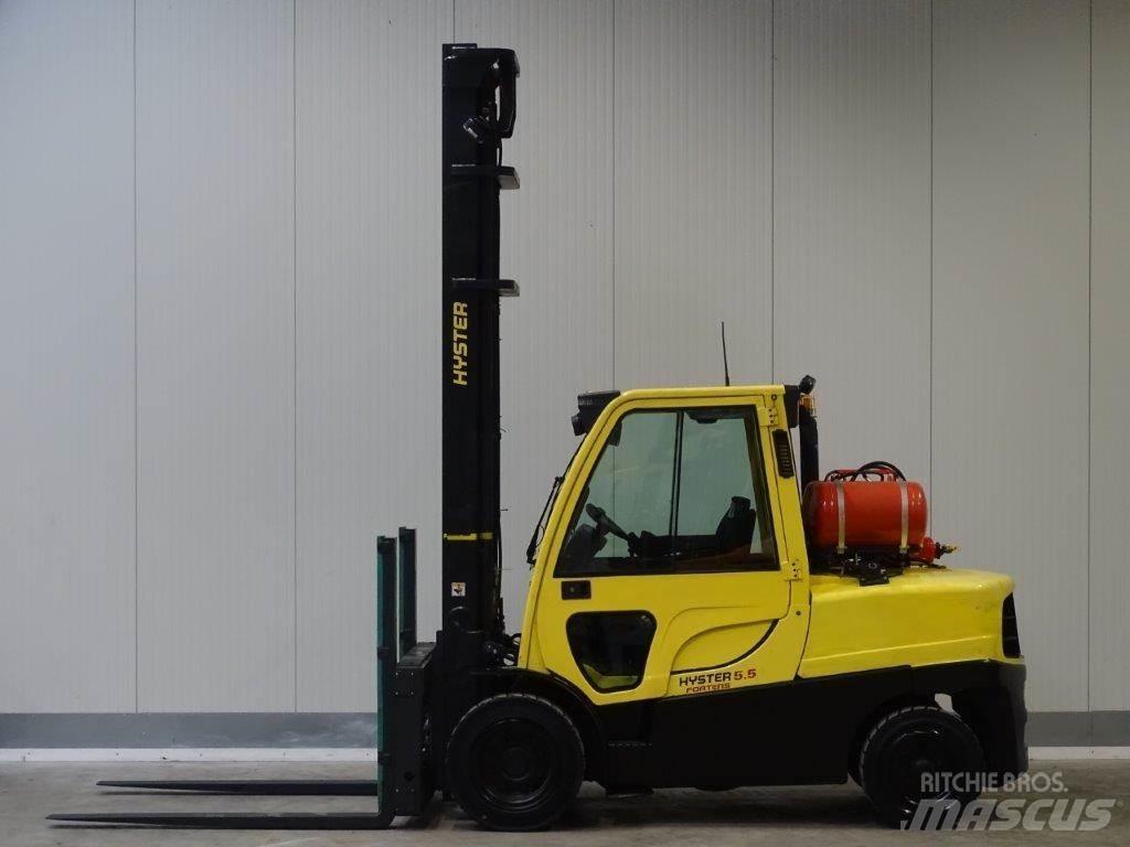 Hyster H5.5FT Gas Stapler