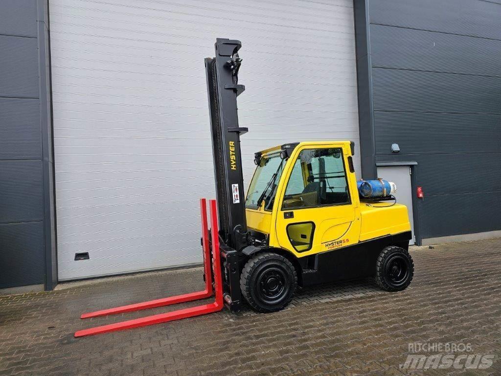 Hyster H5.5FT Gas Stapler