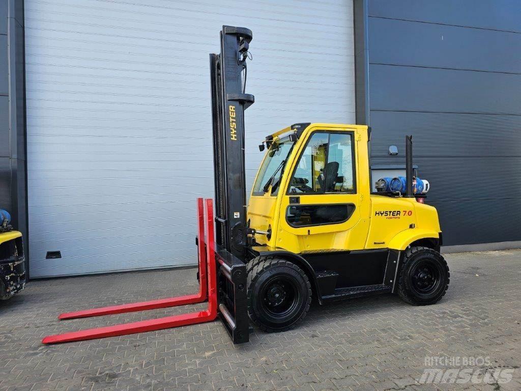 Hyster H7.0FT Gas Stapler