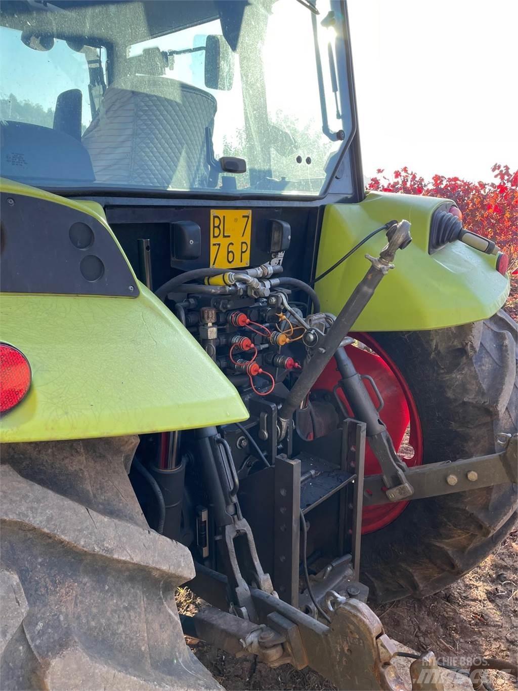 CLAAS AXOS 340 Traktoren