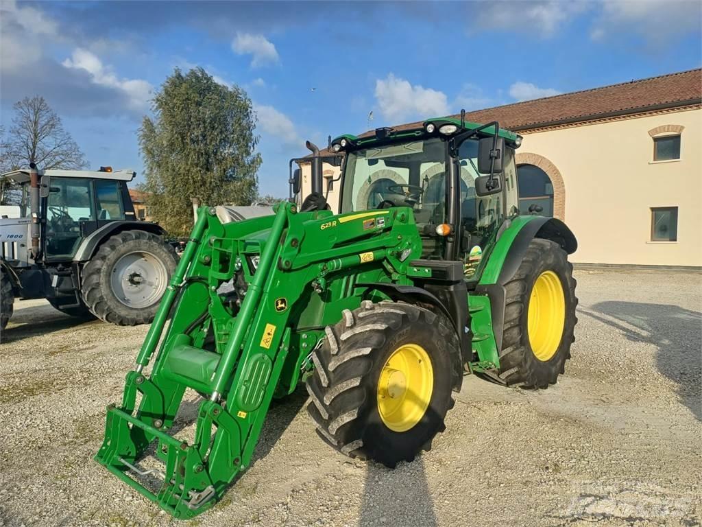 John Deere 6110 R Traktoren