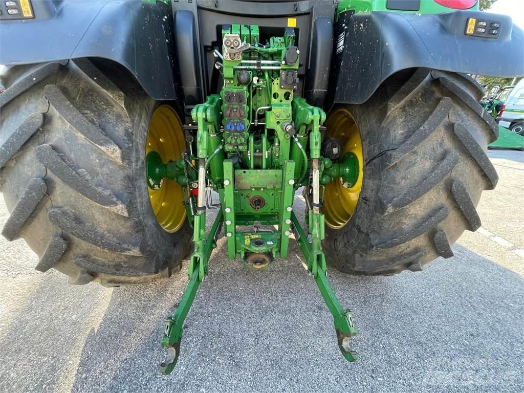 John Deere 6130 R Traktoren