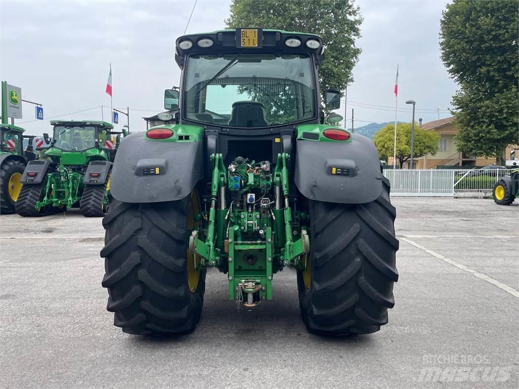 John Deere 6210 R Traktoren