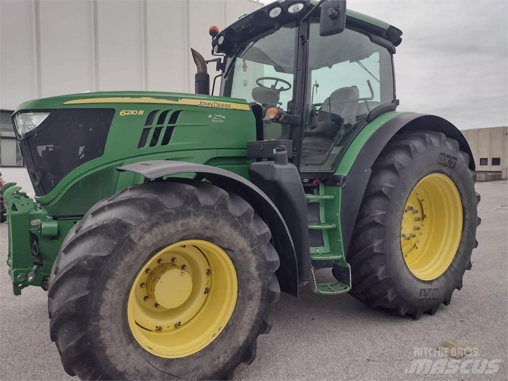 John Deere 6210 R Traktoren