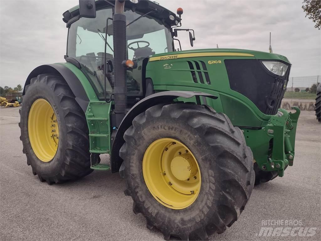 John Deere 6210 R Traktoren