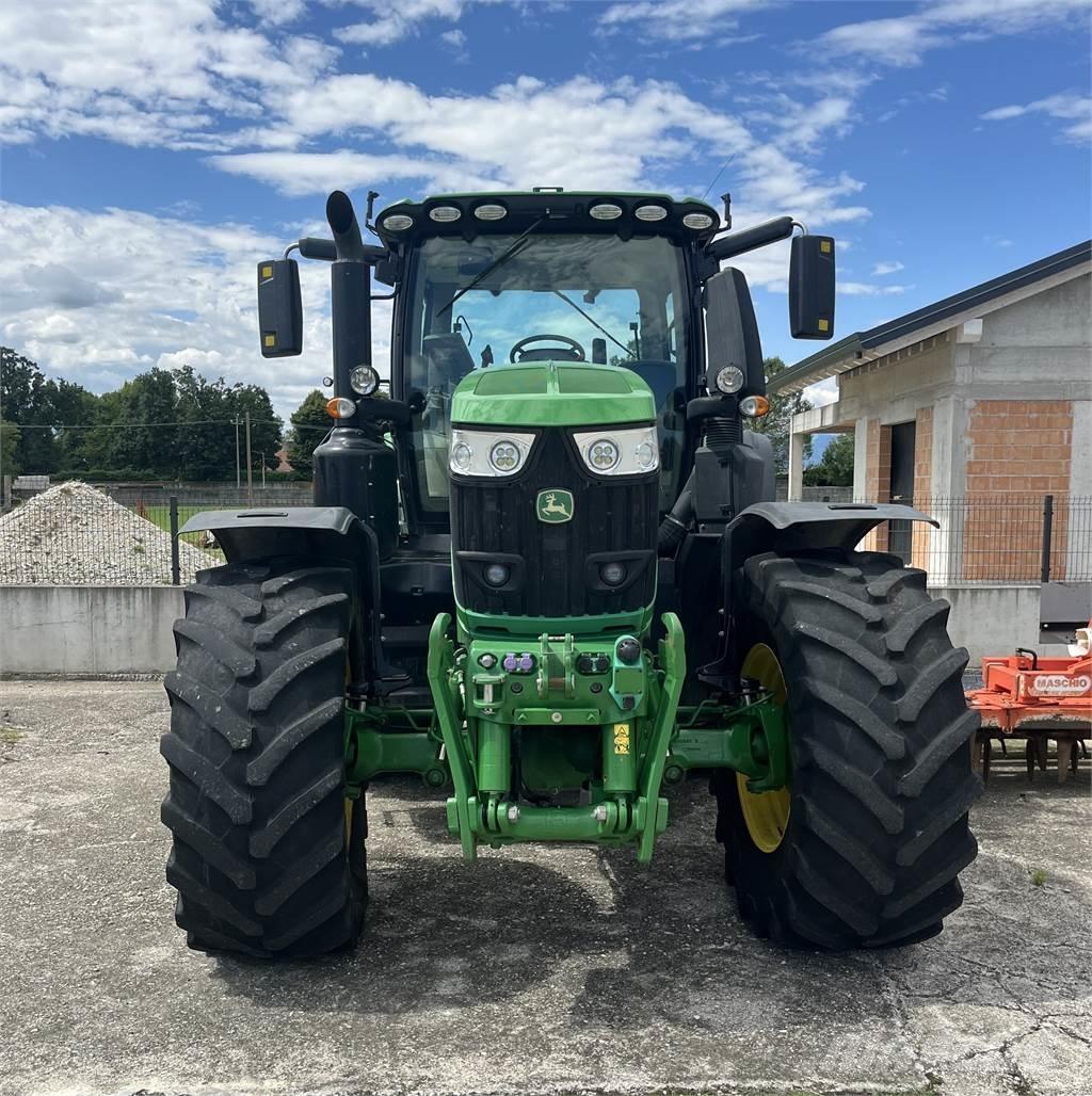 John Deere 6230 R Traktoren