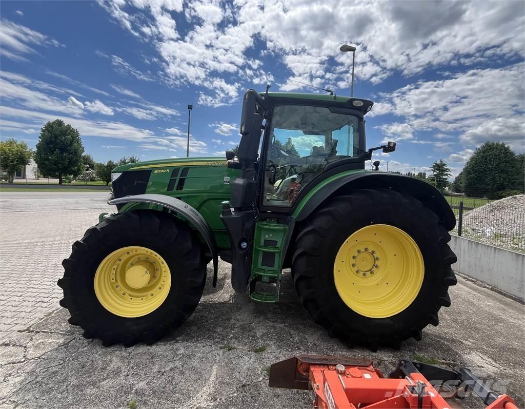 John Deere 6230 R Traktoren