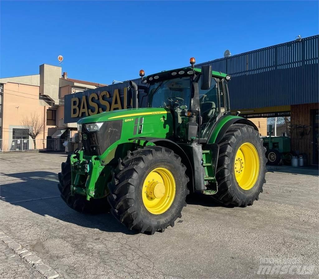 John Deere 6250 R Traktoren