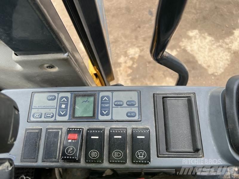 LiuGong CLG933 Raupenbagger
