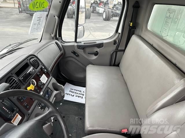 Freightliner M2106 Kastenaufbau