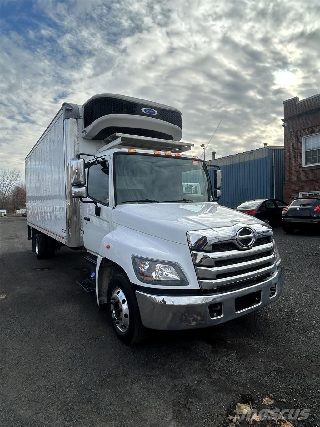 Hino L6 Kastenaufbau