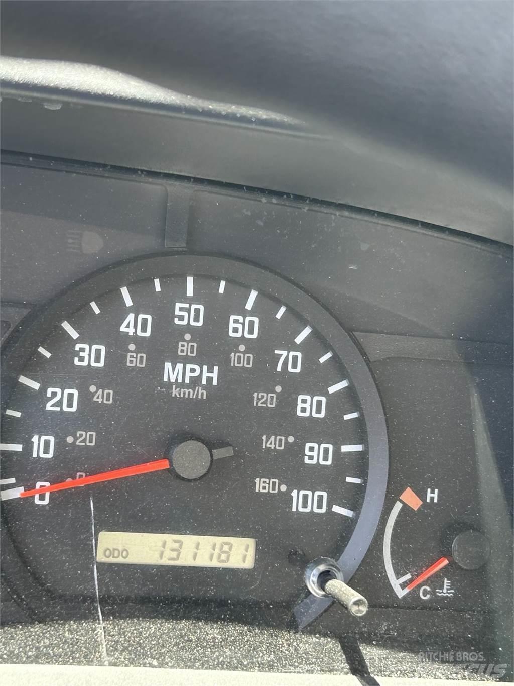 Isuzu NPR Kastenaufbau