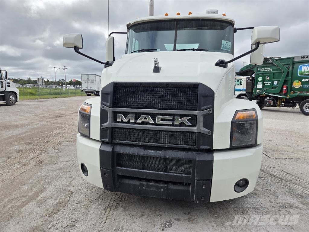 Mack AN64T Sattelzugmaschinen