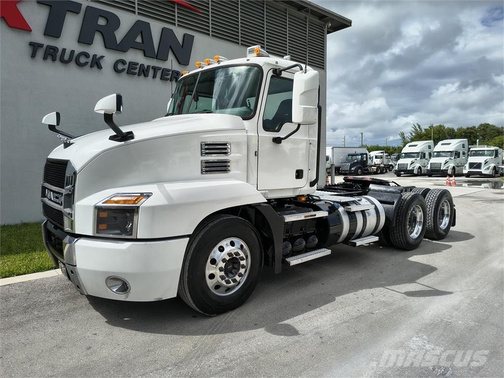 Mack AN64T Sattelzugmaschinen