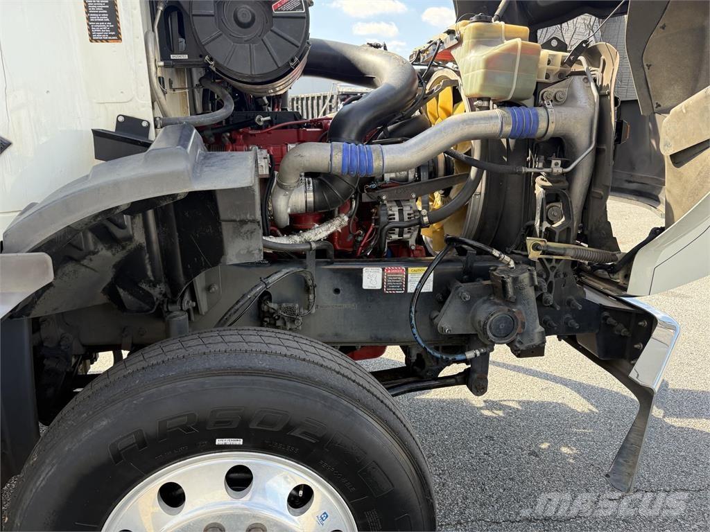 Mack GR64B9 Sattelzugmaschinen