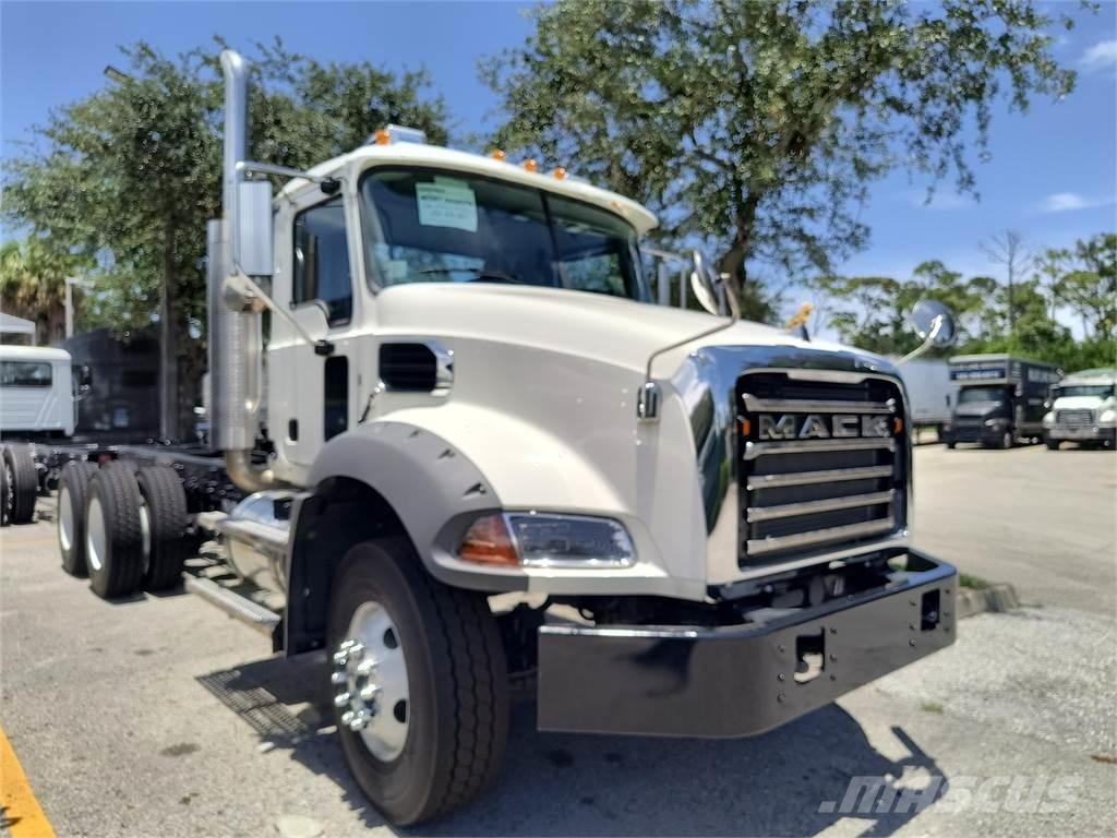 Mack GR64BX Beton-Mischfahrzeuge