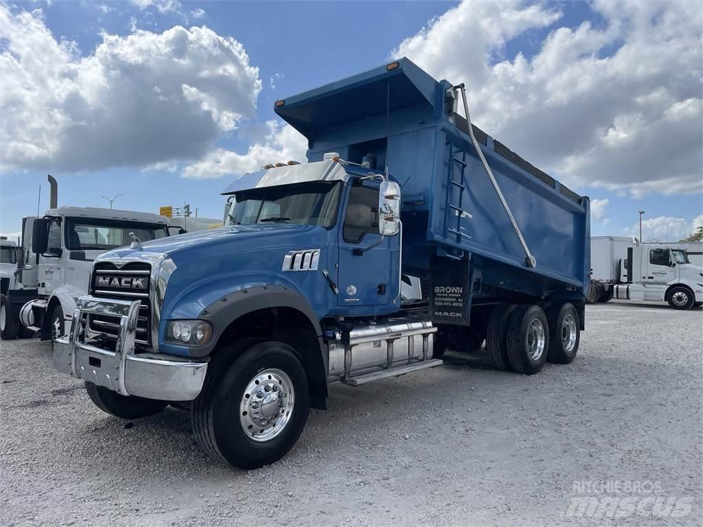 Mack GR64FR Kipper
