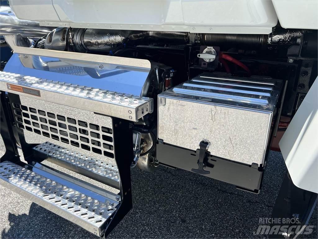 Mack PI64T Sattelzugmaschinen