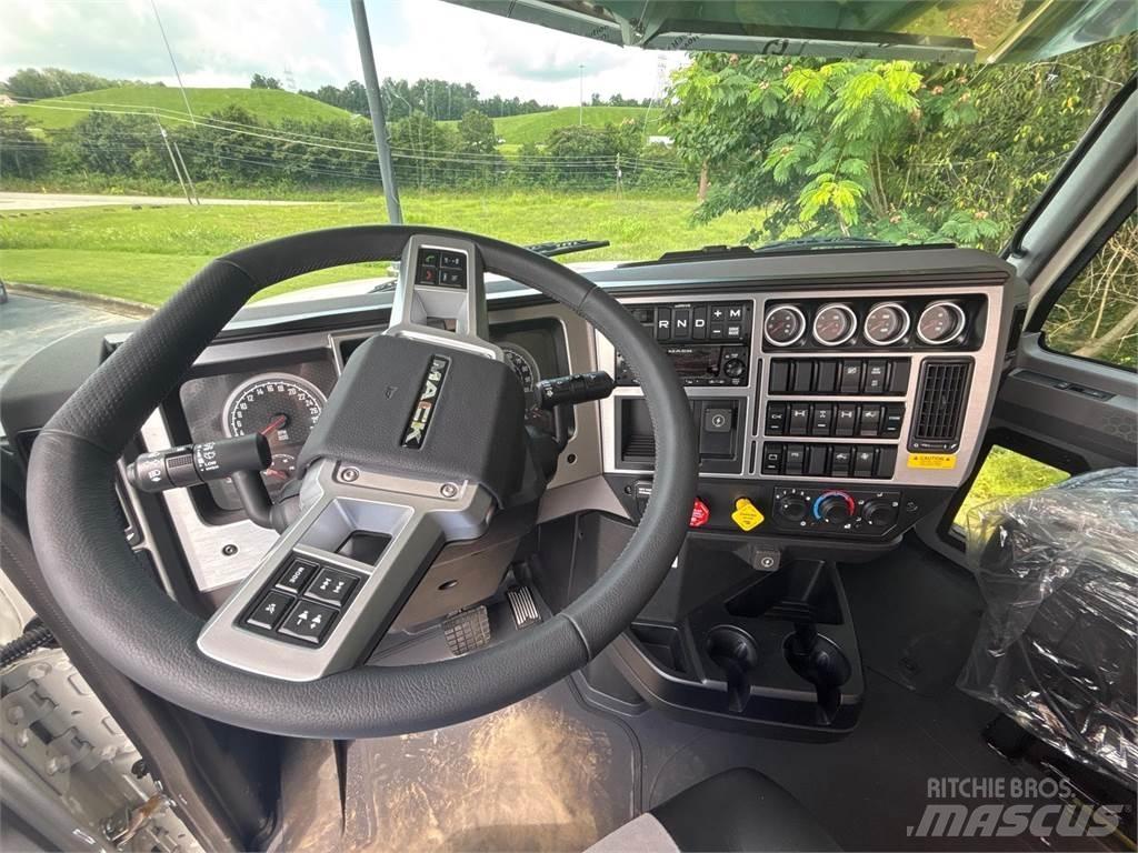 Mack PI64T Sattelzugmaschinen
