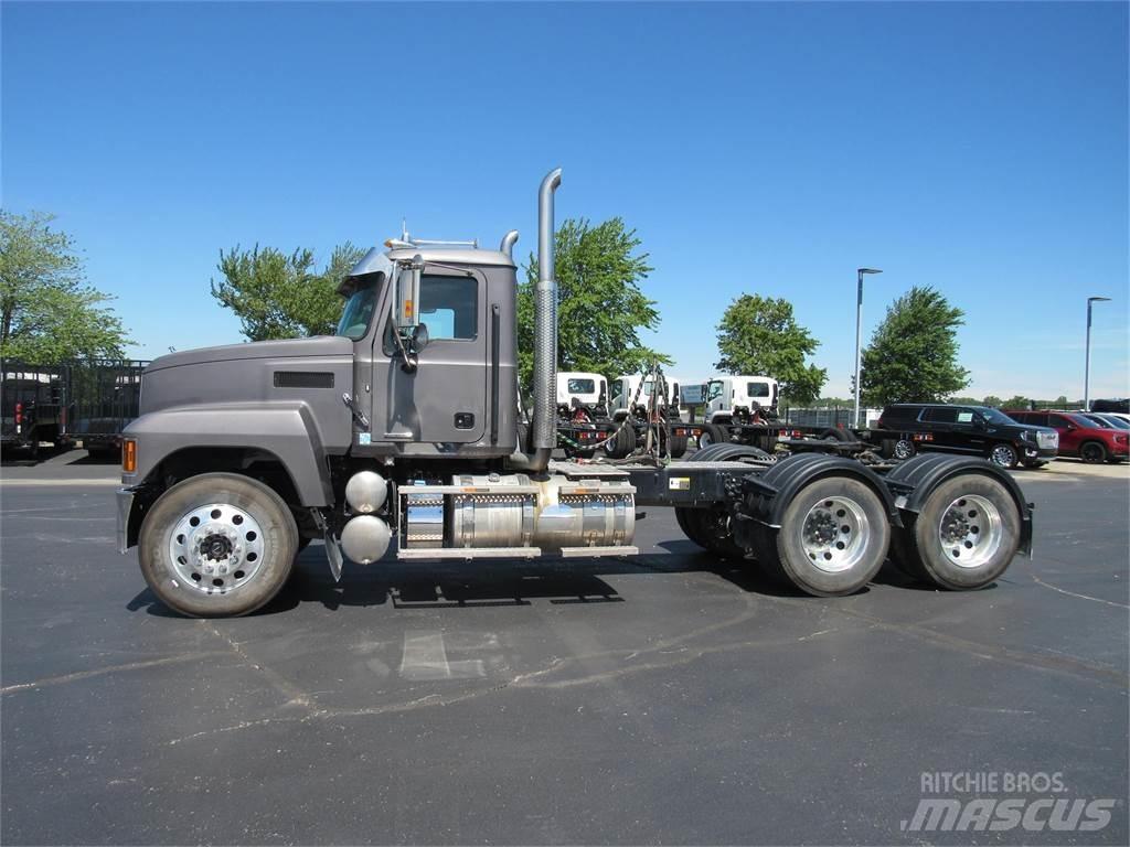 Mack PI64T Sattelzugmaschinen