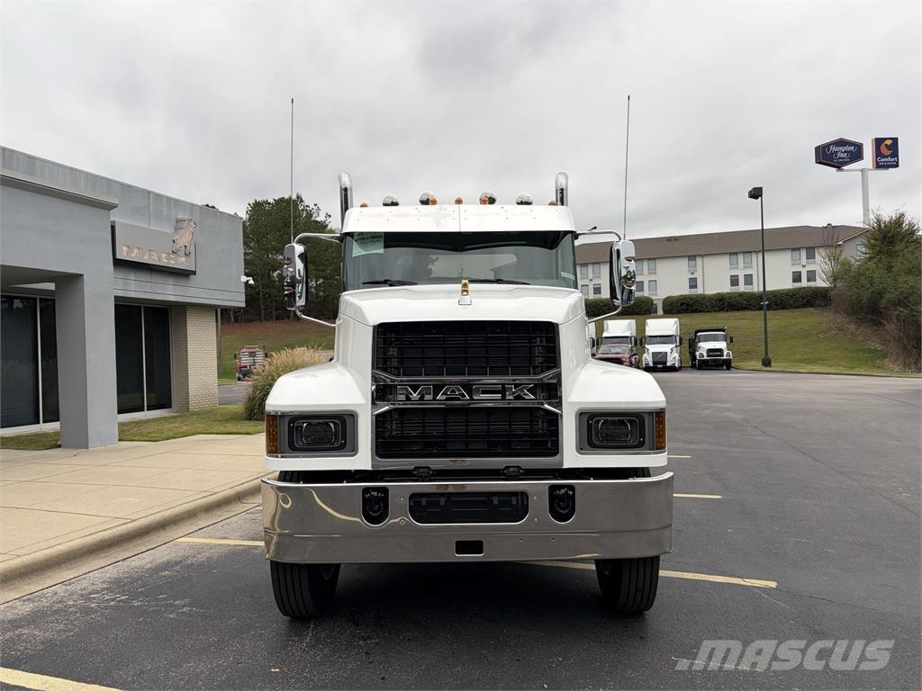 Mack PI64T Sattelzugmaschinen