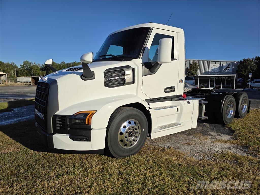 Mack PR64T Sattelzugmaschinen