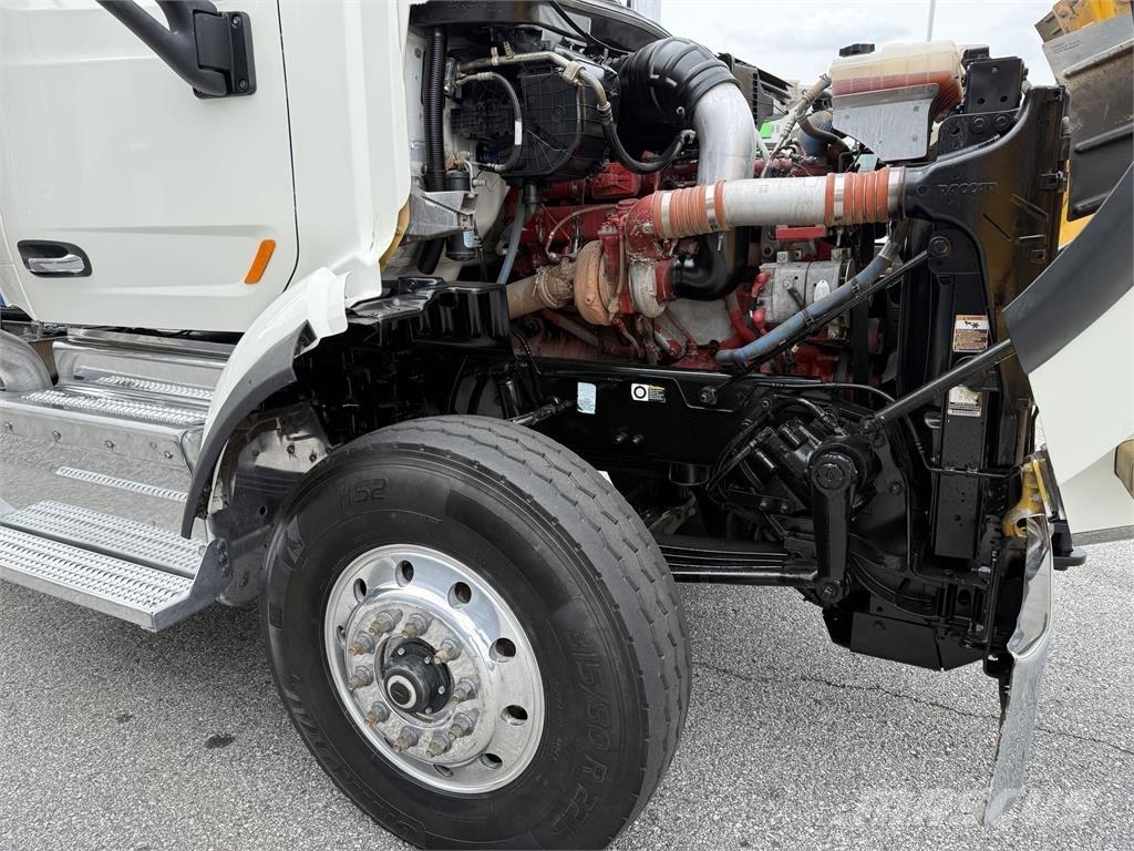 Peterbilt 567 Andere Fahrzeuge
