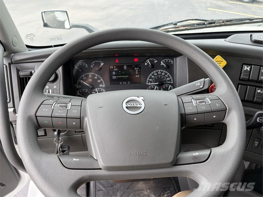 Volvo VNL64T740 Sattelzugmaschinen