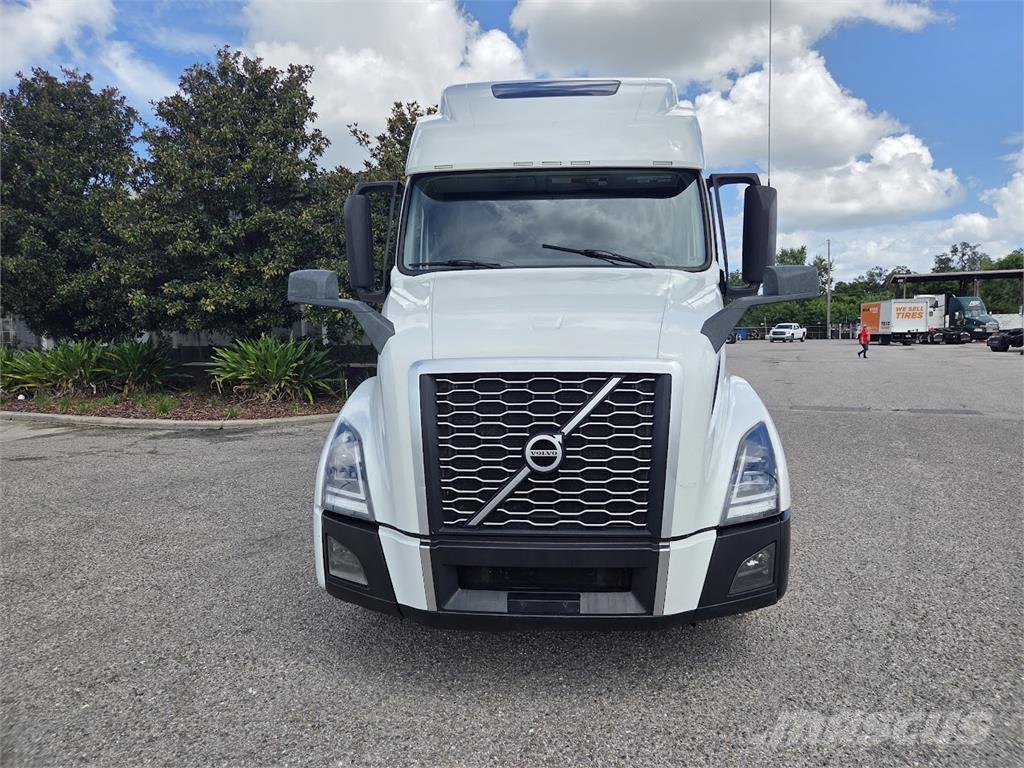 Volvo VNL64T860 Sattelzugmaschinen